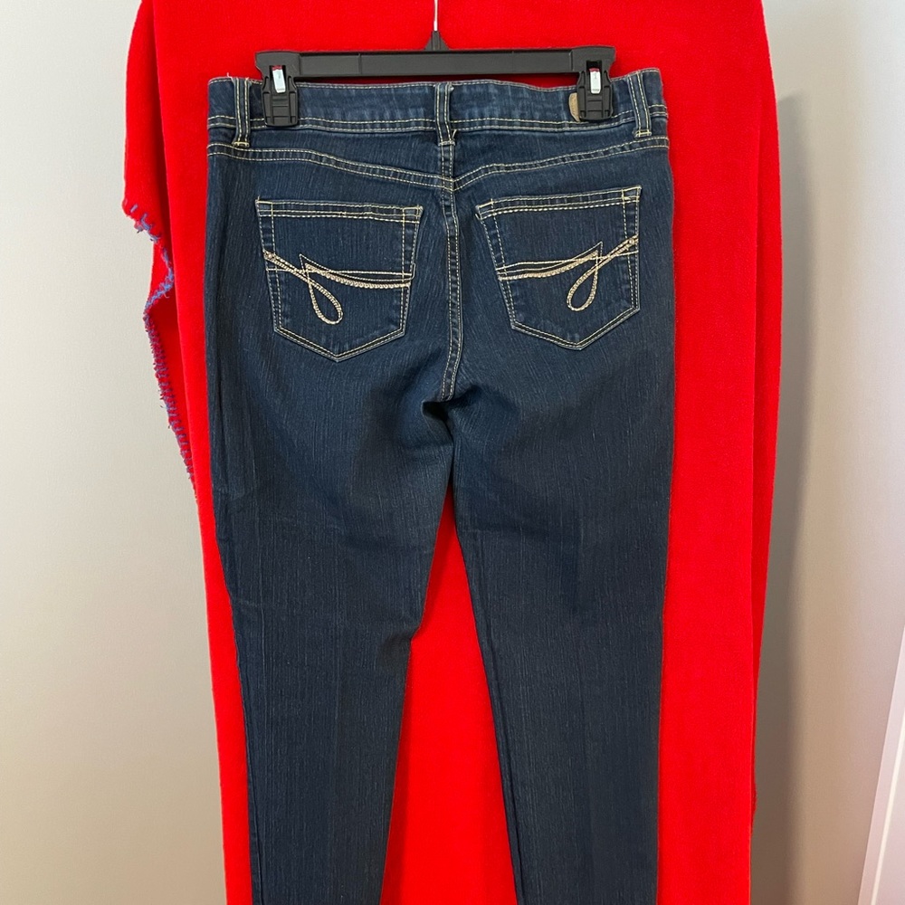 Brand: Jordache (Blue)                                           Size: 4